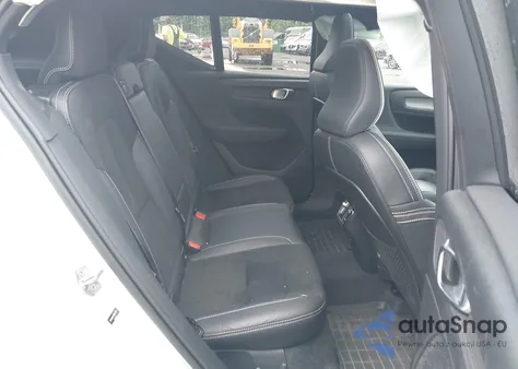 2021 Volvo Xc40 T5 R-Design from USA, damaged, VIN YV4162UM4M2437373